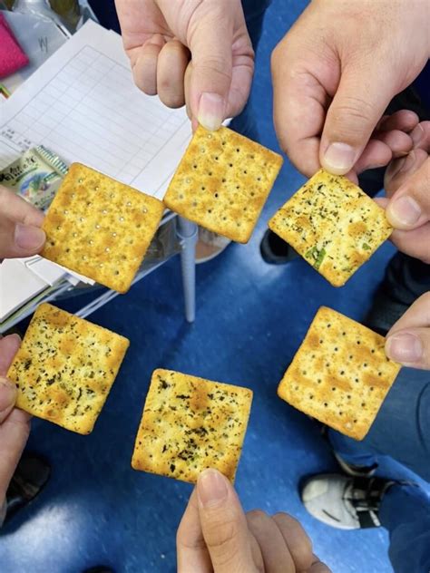 胃食道逆流該怎麼吃？｜吃蘇打餅乾可中和胃酸 中祥食品