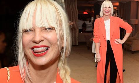 Sia Makes Rare Public Appearance At Elle Magazines Women In Tv Gala