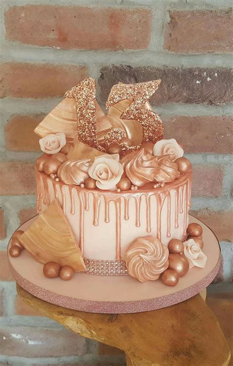 Rose Gold Drip Cake Drip Cake Rose Gold Cake Projekty Tort W