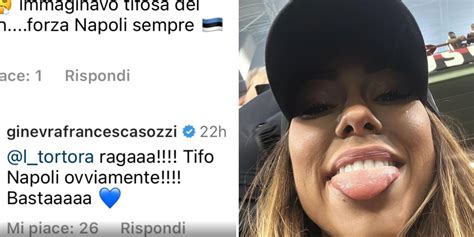 Napoli Lady Politano Con La Bandiera Del Milan è Bufera Sui Social