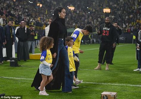 Georgina Rodriguez Shows Off Diamond Ring At Cristiano Ronaldo S Al Nassr Unveiling In Riyadh