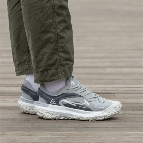 Найк кроссовки nike acg mountain fly low grey — цена 2650 грн в ...
