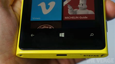 Nokia Lumia 920 hands-on photos - The Verge