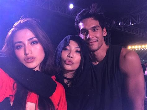 Unggah Foto Selfie Dengan Richard Kyle Jessica Iskandar Akui Hidupnya