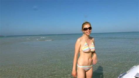 Naked Megan Peta Hill In Open Water 3 Cage Dive