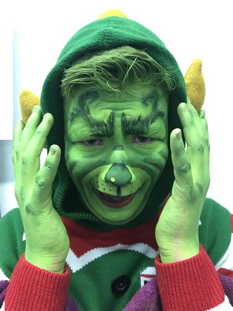 #grinch #Christmas #facepaint | Makeup art, Grinch, Face paint