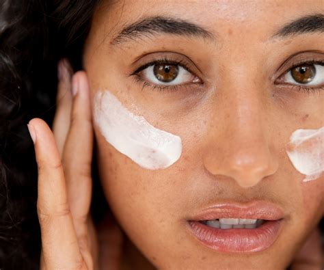 7 Signs Youve Broken Your Skin Barrier The Best Products To Fix It