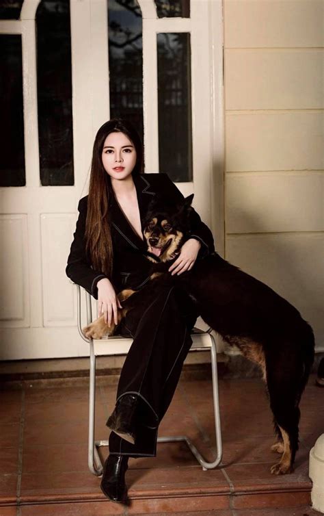 Hot Girl T Ng G Y Tranh C I T O Qu N Ng I Th Nh G I H Trong H Ng V T Nh Th N Ng I