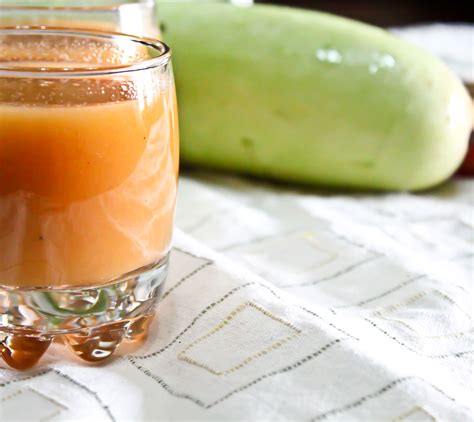 Gajar Lauki Juice Recipe Bottle Gourd Carrot Juice By Archanas Kitchen