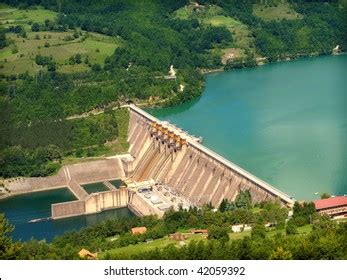 Hydroelectric Power Station Stock Photo 42059392 | Shutterstock