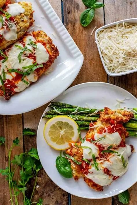 Keto Chicken Parmesan Rezept Low Carb Glutenfrei Kicking Carbs