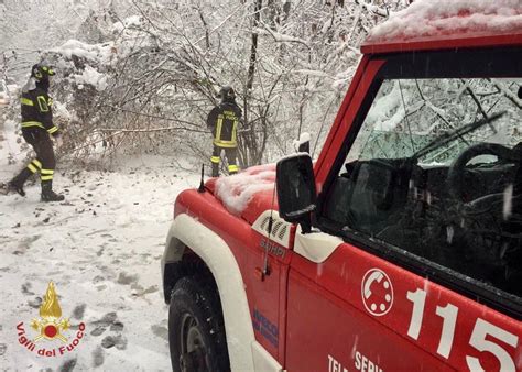 Maltempo E Neve Al Nord Italia Centinaia Di Interventi Dei Vigili Del