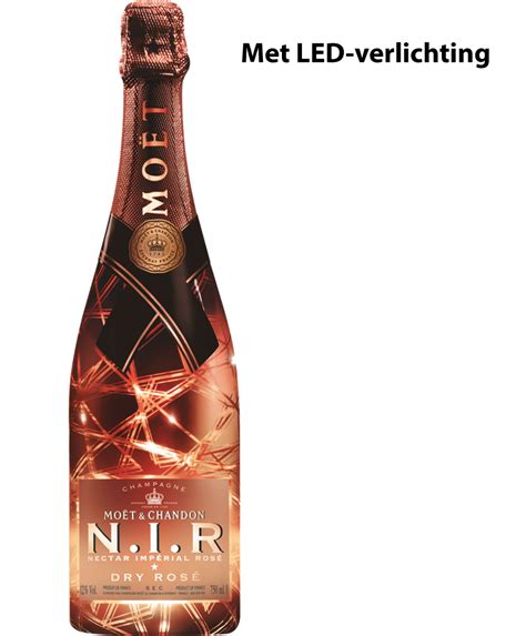 Nir Dry Rose Van Moet Chandon Brengt Licht In De Duisternis