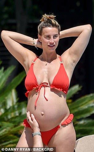 Heavily Pregnant Ferne McCann Displays Her Growing Baby Bump In A