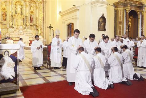 Cuatro Nuevos Sacerdotes Fueron Ordenados Por Arzobispo Valenzuela