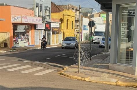 Fios De Internet Quase Degolam Motociclista Em Cachoeira