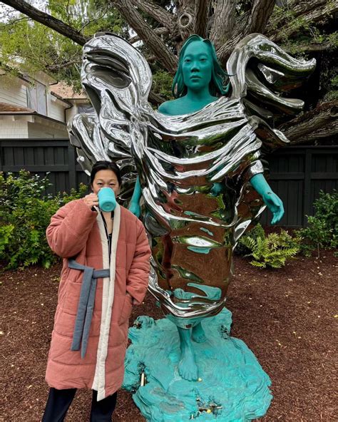 Mark Zuckerberg unveils 'bizarre' 7ft statue of wife and people are loving it - News - UNILAD Tech