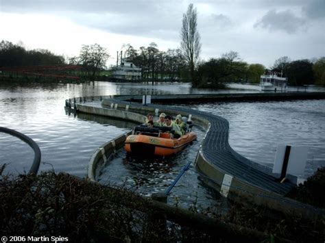 Stormforce 10 - Drayton Manor Park - United Kingdom - European water ride database