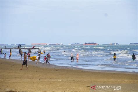 Daya Tarik Wisata Pantai Angsana Antara News Kalimantan Selatan