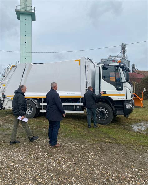 Vidik Sa Cera Vozni Park Jkp Bogati Bogatiji Za Novi Kamion Sme Ar