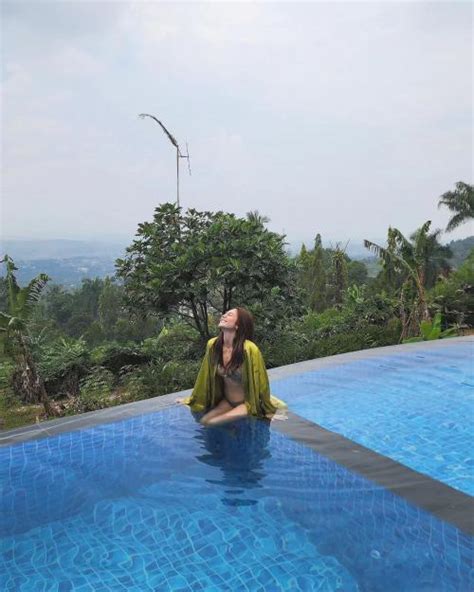 Wulan Guritno Tampil Hot Pakai Bikini Netizen Bodynya Bikin Iri Emak Emak Se Indonesia