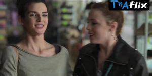 Clara Lago Lesbian Scene In The Neighbor Tnaflix