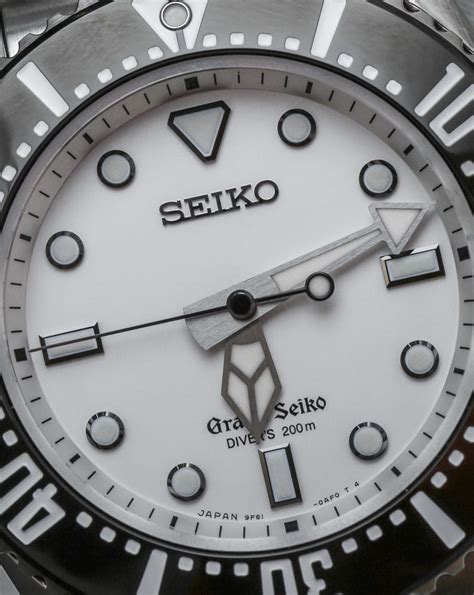 Grand Seiko Quartz Diver SBGX117, SBGX115 Watch Review | aBlogtoWatch