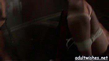 Morena atada taladrada en orgía grupal XVIDEOS