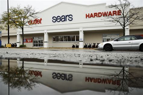 Sears looks to buy back outlet stores [Video]