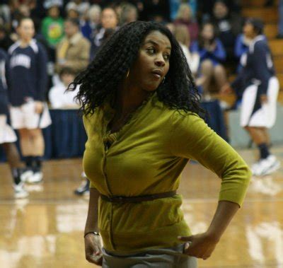 Hot Sexy Niele Ivey Bikini Pics