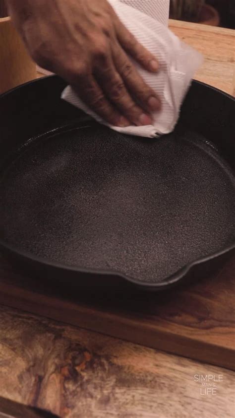 How To Season A Cast Iron Skillet On The Stovetop Artofit