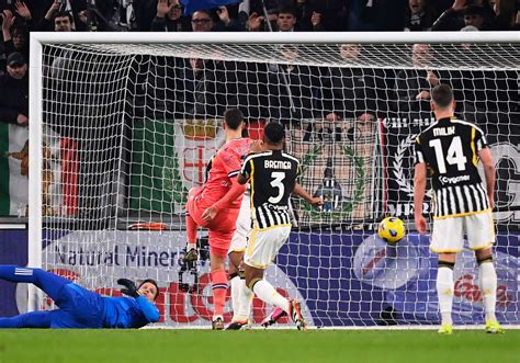 Juventus Udinese E Finito Cacciatelo All Intervallo