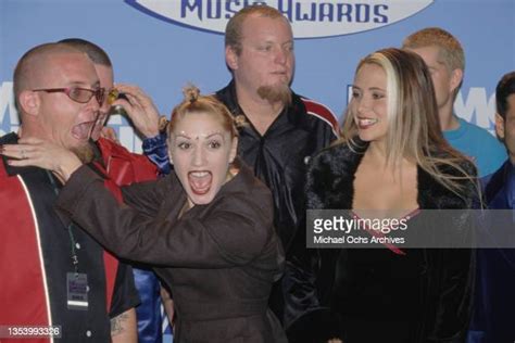 323 Gwen Stefani 1997 Photos & High Res Pictures - Getty Images