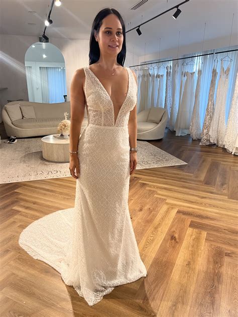 Made With Love Kendall New Wedding Dress Save 26 Stillwhite