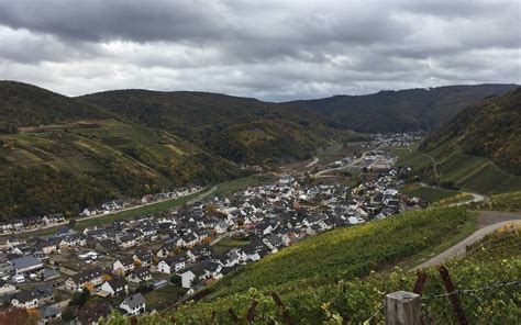 Ahr Der Fluss Der Auch Dem Weingebiet Seinen Namen Gab