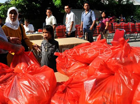 BANTUAN SEMBAKO | ANTARA Foto