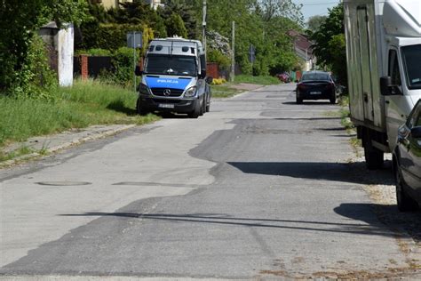 Mieszkańcy ulicy Miłej w Kielcach wzięli sprawy w swoje ręce Załatali