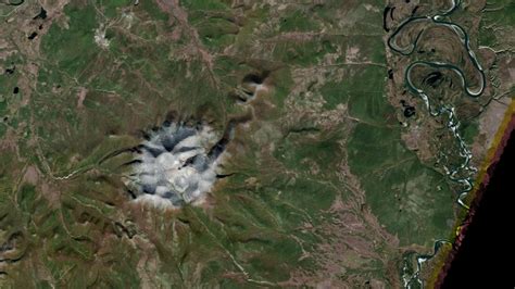 What is the Batagaika crater?: Earth's growing 'Gateway to Hell ...