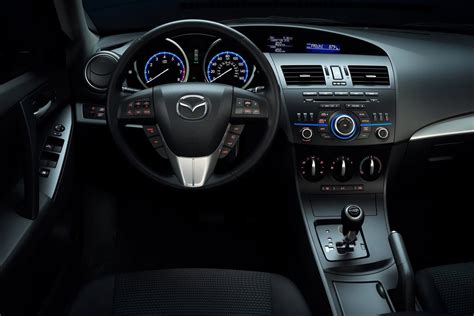 Интерьер салона Mazda 3 (2011-2013). Фото салона Mazda 3