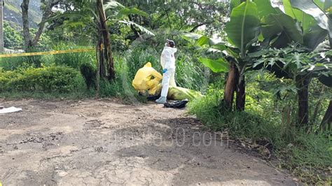 Fotos Envuelto en una cobija verde así encontraron a un hombre muerto