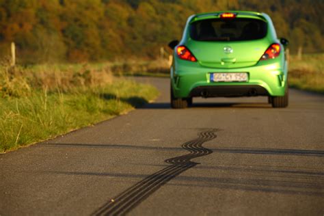 Face Off Opel Corsa OPC Nurburgring Edition