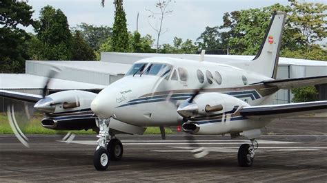 Ti Azi Despegue Beechcraft C B King Air Youtube