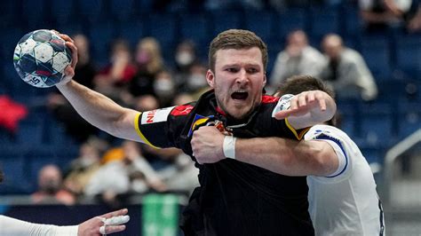 Handball Em Deutschland Besiegt Russland Der Spiegel