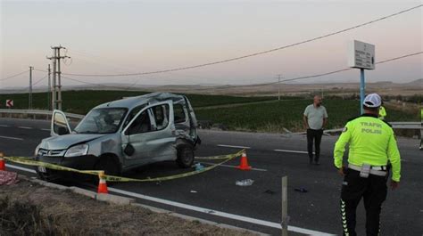 Kayseri de korkunç kaza Öğretmenleri alan araca kamyon çarpıp takla