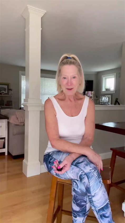 GILF PORNSTAR DANI D SHOWS YOU HER HOME XHamster