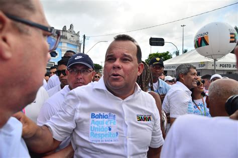 Lavagem do Bonfim Pela primeira vez na festa após virar a casaca