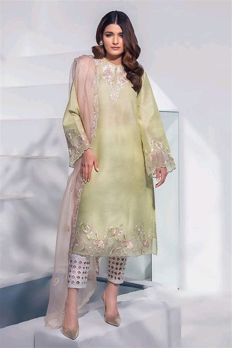 Pin By Trendy Threads By Sejal On Pins By You Pakistani Dresses