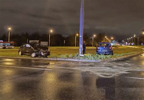 Kolejny Kierowca Nie Patrzy Na Znaki I Czerwone Linie Zn W Na Tym