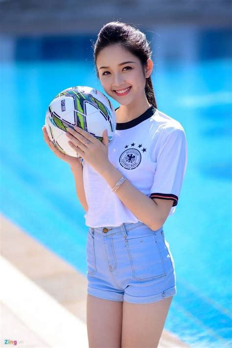 Những hình ảnh hot girl đá bóng xinh chất ngất nhất hiện nay