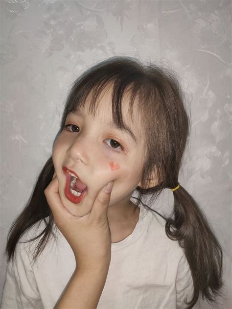 Ghim Tr N Blonde Cam